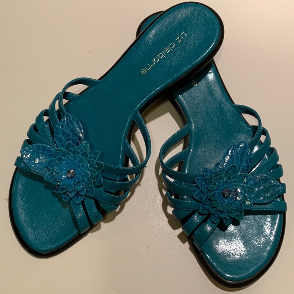 WOMEN’S LIZ CLAIBORNE SANDALS.